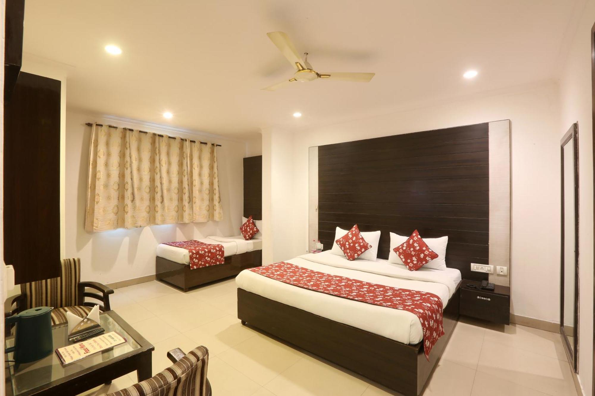 Airport Hotel Chanakya Delhi Nowe Delhi Zewnętrze zdjęcie