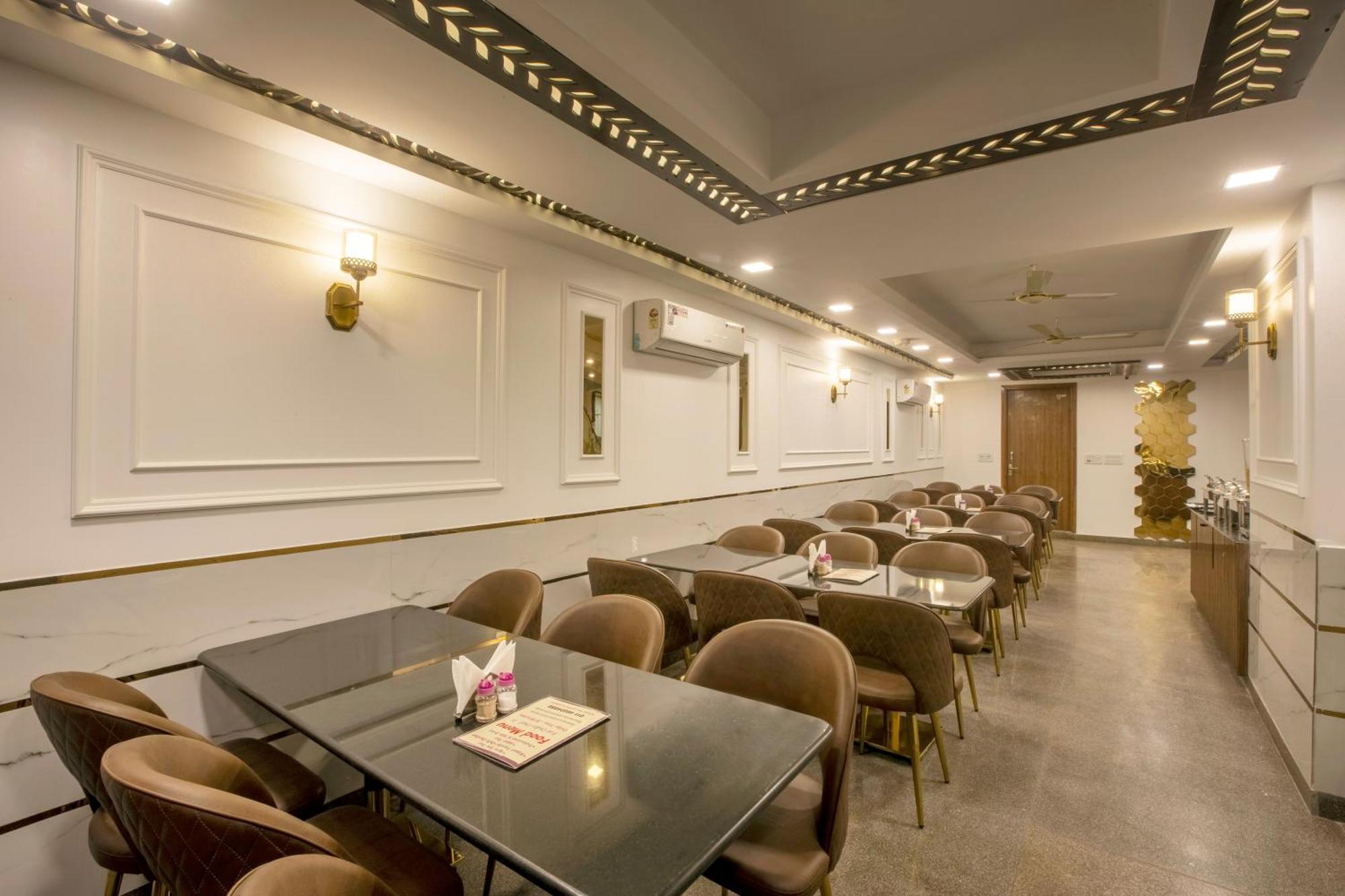 Airport Hotel Chanakya Delhi Nowe Delhi Zewnętrze zdjęcie