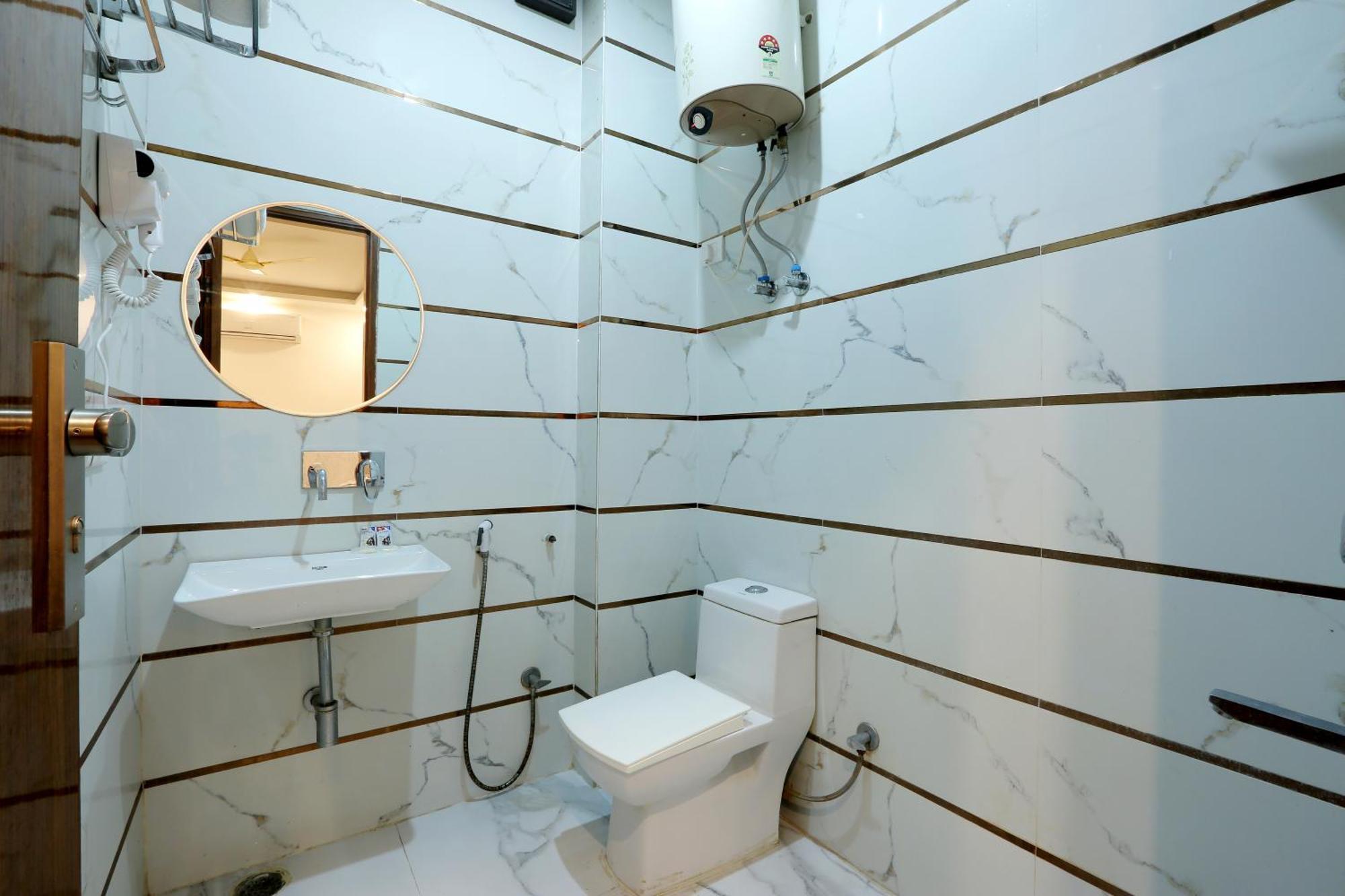 Airport Hotel Chanakya Delhi Nowe Delhi Zewnętrze zdjęcie