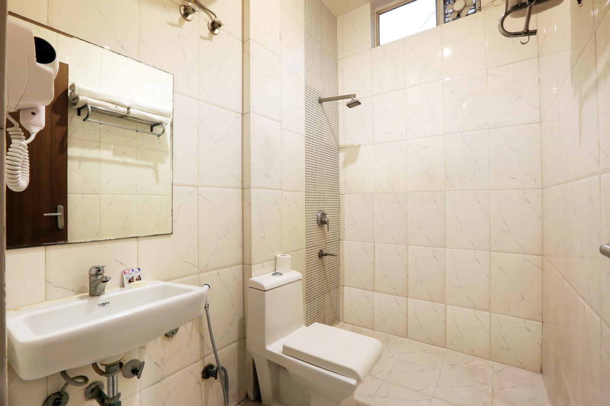 Airport Hotel Chanakya Delhi Nowe Delhi Zewnętrze zdjęcie