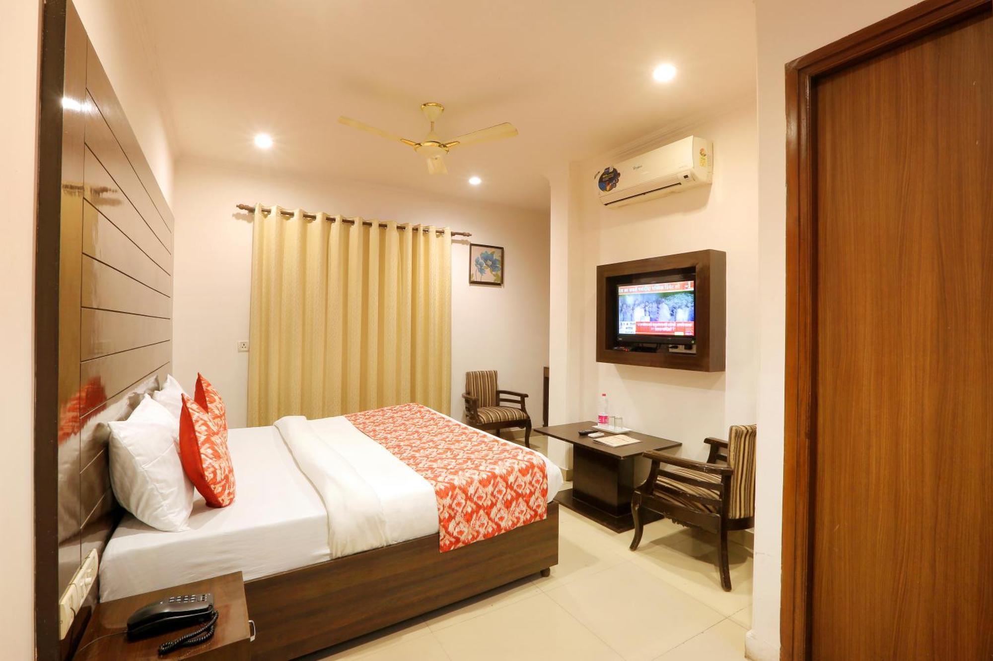 Airport Hotel Chanakya Delhi Nowe Delhi Zewnętrze zdjęcie