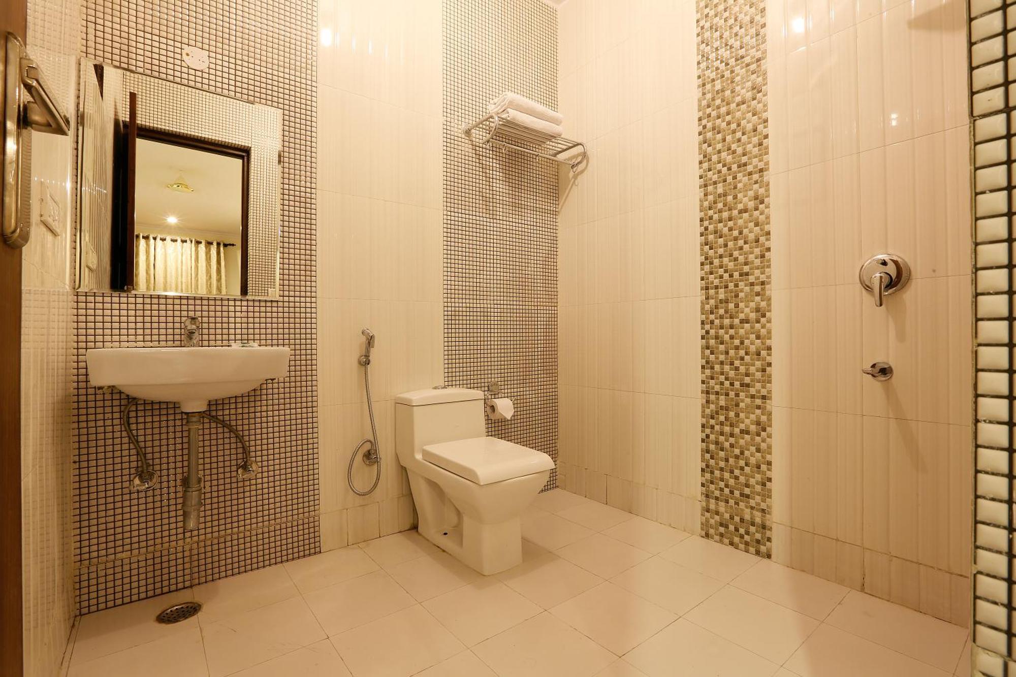 Airport Hotel Chanakya Delhi Nowe Delhi Zewnętrze zdjęcie